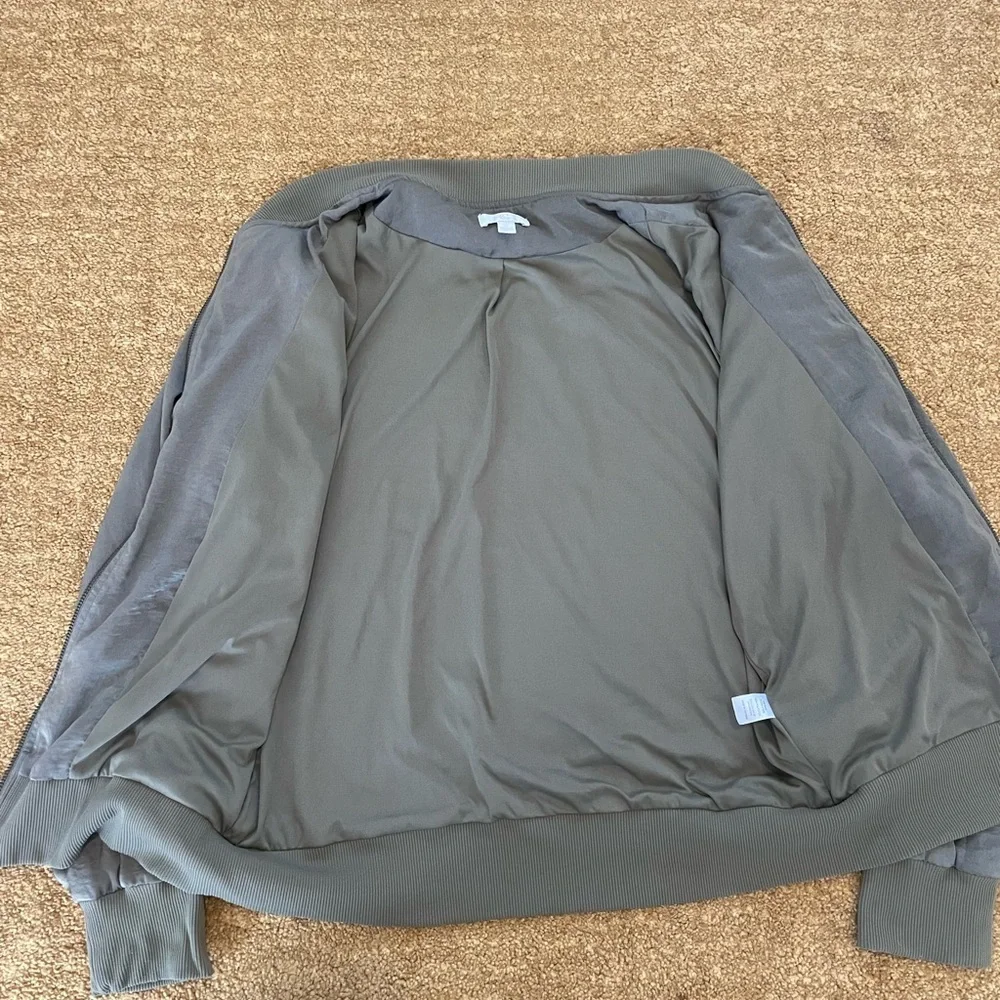 Charming Charlie Silky Fashion Retro Embroidered Windbreaker Womens Size (S) - Picture 5 of 6